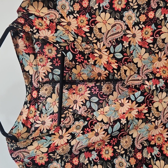 Floral Short Sleeve Blouse - Picture 3 of 6